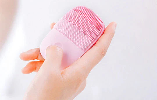 Aparat electric de curatare faciala, modern